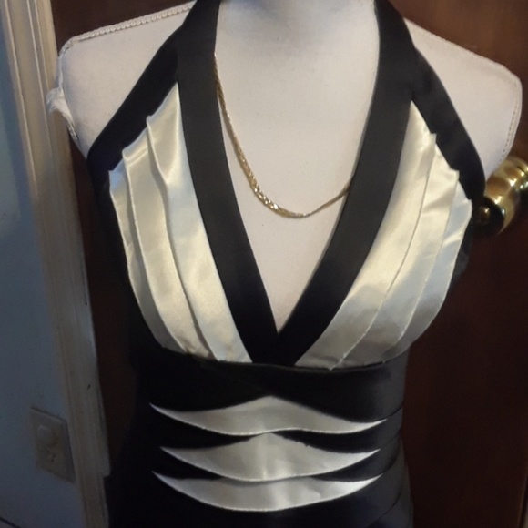 BCBGMaxAzria Dresses & Skirts - Pretty Dress, size 8